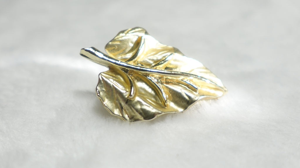 Vintage Gold Tone Leaf Clip On Earrings