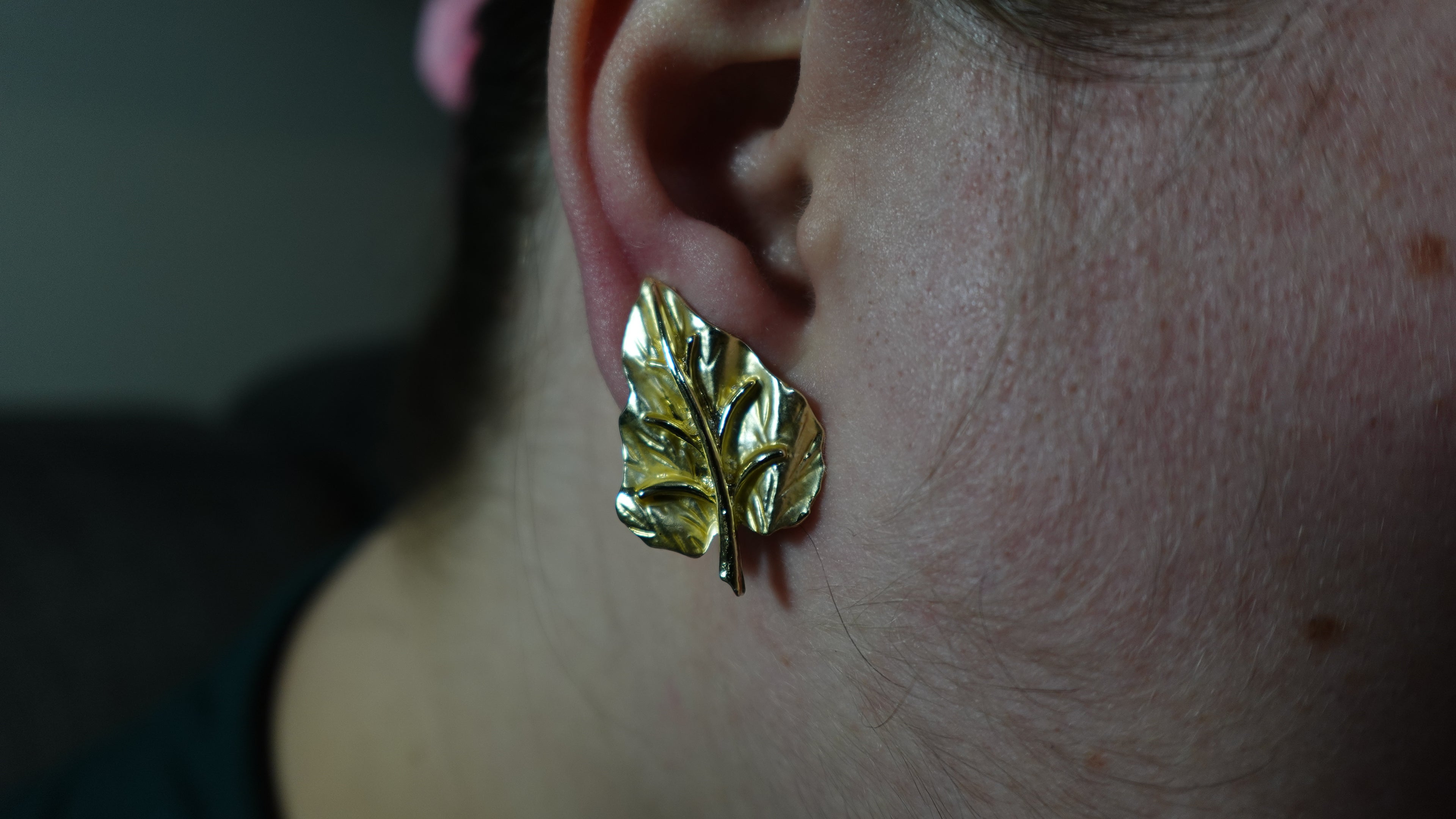 Vintage Gold Tone Leaf Clip On Earrings