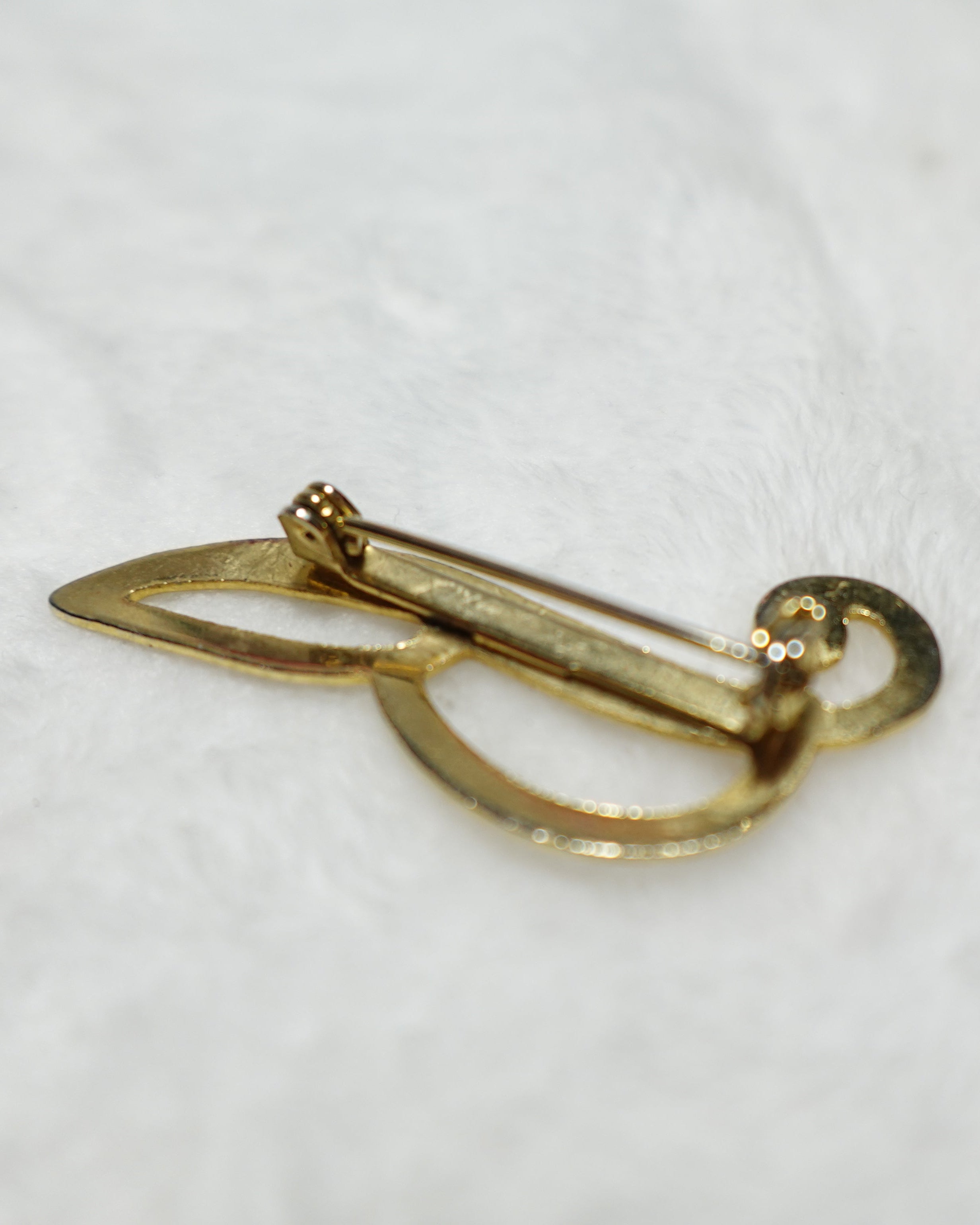 Vintage Gold Tone Uppercase Letter B Pin