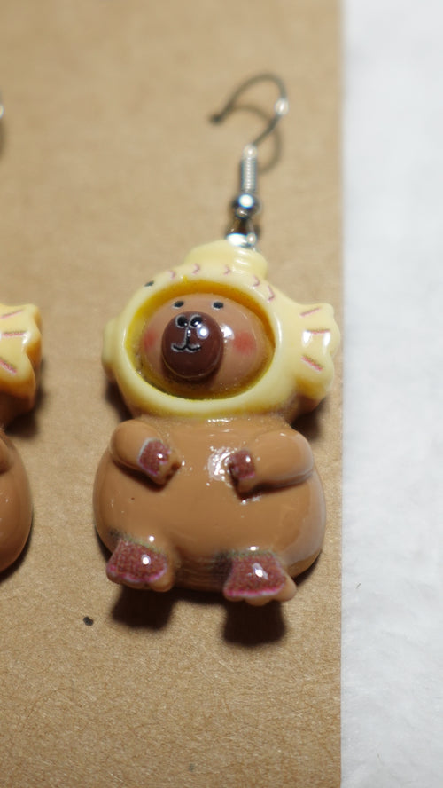 Capibara with hats earrings